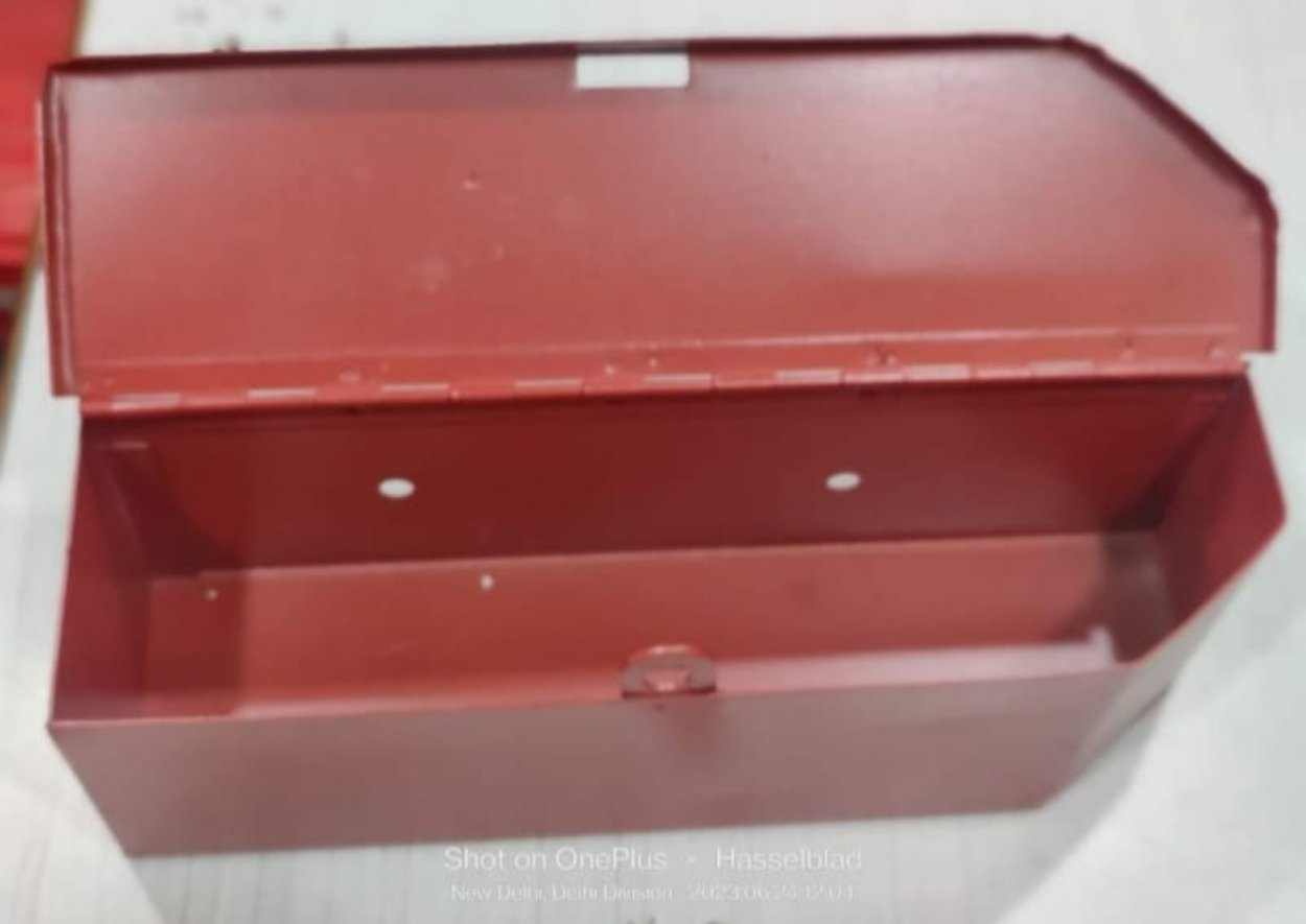 TRACTORS= BONNET LOCK & BATTERY ROD & TOOLBOX_page-0023